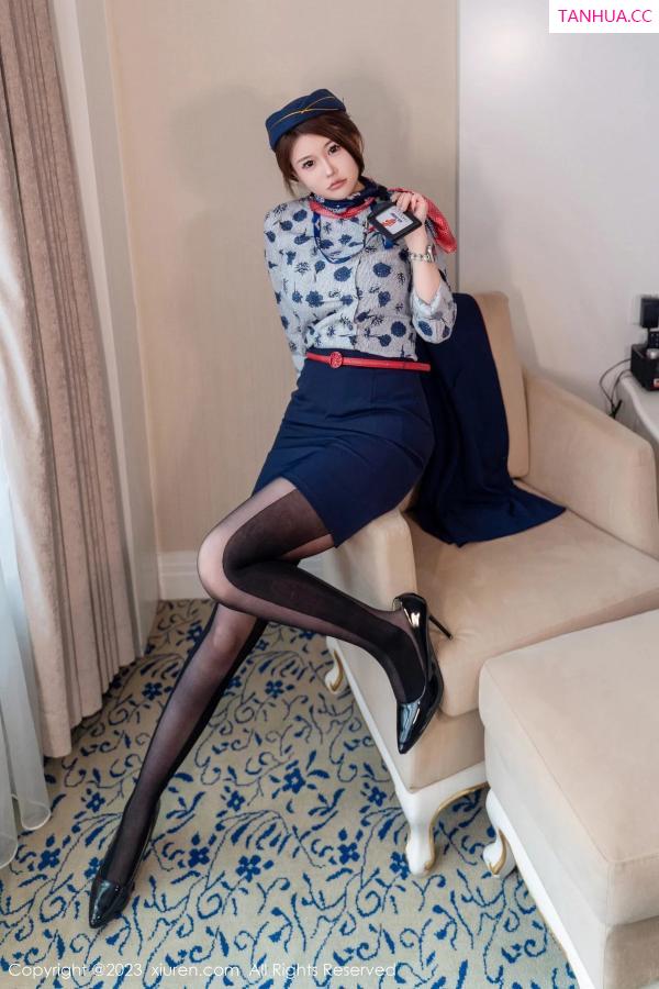 甜妮  [XiuRen]高清写真图 2023.12.28 No.7879 甜妮 黑丝美腿第21张图片